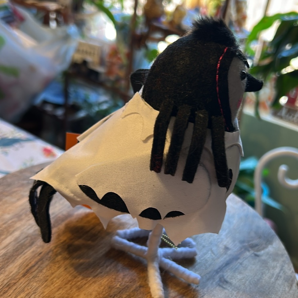 HYDE and EEK Boutique 2024 Featherly Friends -Skitter- NWT Material & Felt Bird - Picture 3 of 13